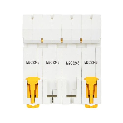 ARMAT Автоматический выключатель M06N 4P C 32А IEK