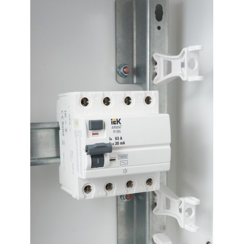ARMAT Выключатель дифференциального тока R10N 4P 63А 30мА тип AC IEK