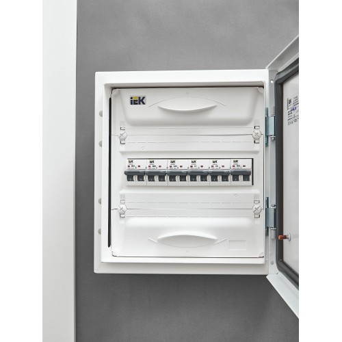 ARMAT Автоматический выключатель M06N 2P C 25А IEK