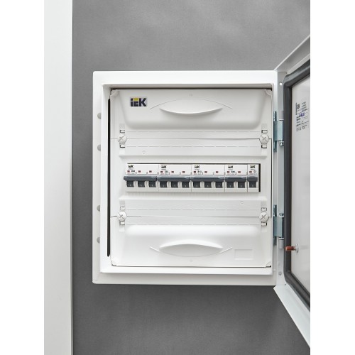 ARMAT Автоматический выключатель M06N 3P C 32А IEK
