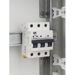 ARMAT Автоматический выключатель M06N 3P C 63А IEK