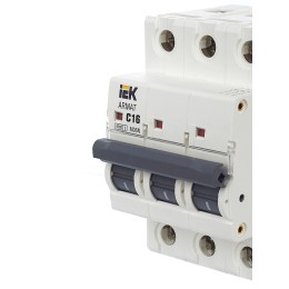 ARMAT Автоматический выключатель M06N 3P C 16А IEK