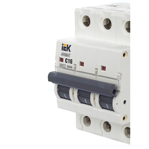 ARMAT Автоматический выключатель M06N 3P C 16А IEK