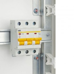 KARAT Автоматический выключатель ВА47-29 3P C 20А 4,5кА IEK