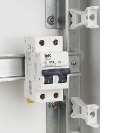 ARMAT Автоматический выключатель M06N 2P C 10А IEK