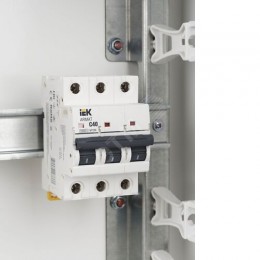ARMAT Автоматический выключатель M10N 3P C 40А IEK