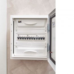 ARMAT Автоматический выключатель M06N 4P C 32А IEK