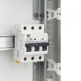 ARMAT Автоматический выключатель M10N 3P C 50А IEK