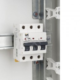 ARMAT Автоматический выключатель M06N 3P C 40А IEK