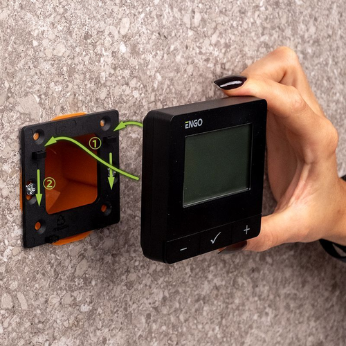 Терморегулятор умный ZigBee/868 МГц, 2хАА, черный