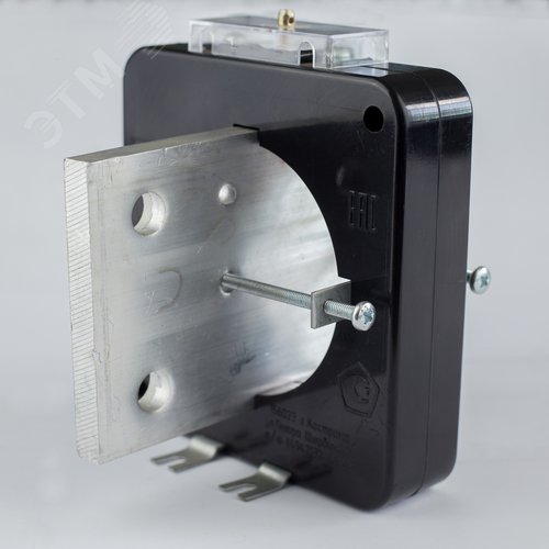 Трансформатор тока измерительный Т-0,66 5 ВА 0,5 1000/5 М S поворотная шина