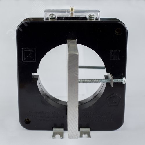 Трансформатор тока измерительный Т-0,66 5 ВА 0,5 1000/5 М S поворотная шина