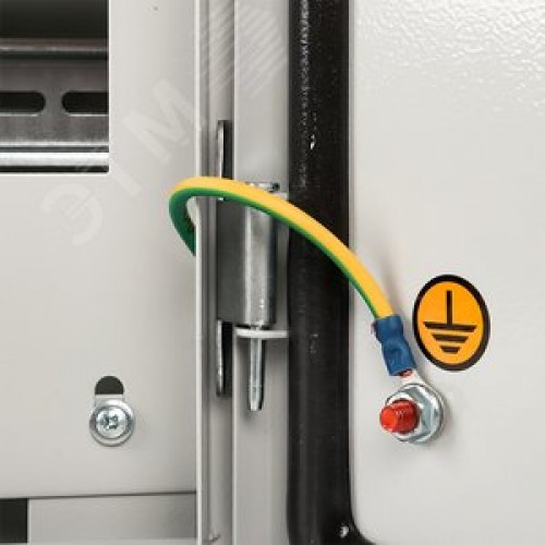 Щит распределительный навесной ЩРн-36з с замком IP54