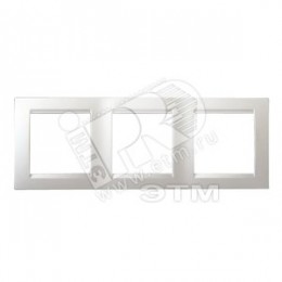 15 Рамка на 3 поста белый
