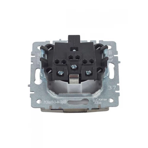 Розетка BRITE РСбш10-3-44-БрШ 16А IP44 с заземл. защ. шторки с крышкой механизм шампань IEK BR-R16-16-44-K37