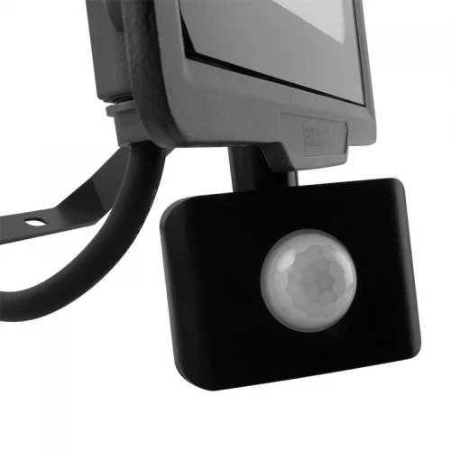 Прожектор светодиодный PFL-C3 SENSOR 50Вт 6500К IP65 ДО закален. прозр. стекло датчик движения инфракрасный Pro JazzWay 5026940A